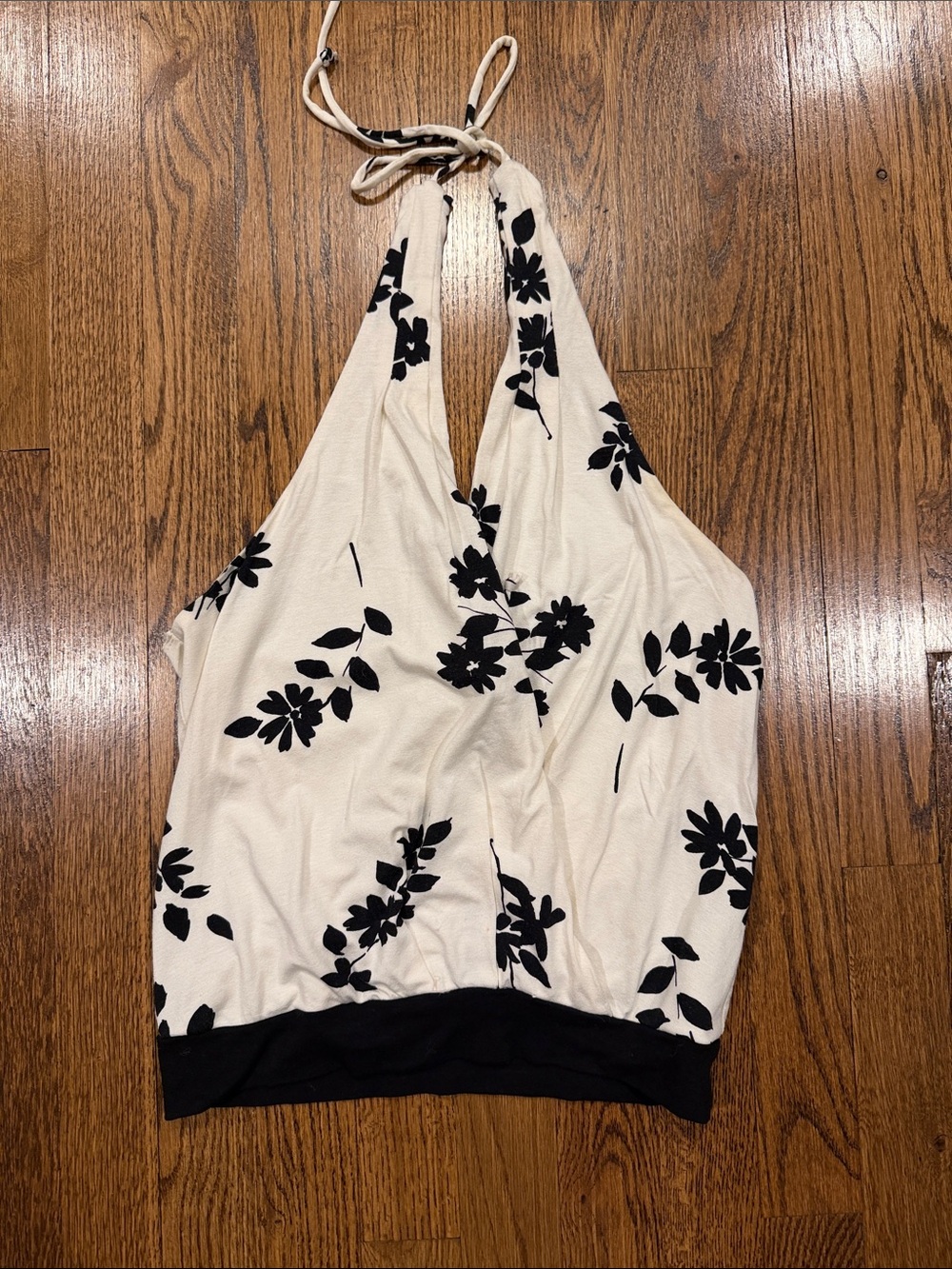Arden B. Halter Floral Wrap Top in Cream and Black size small